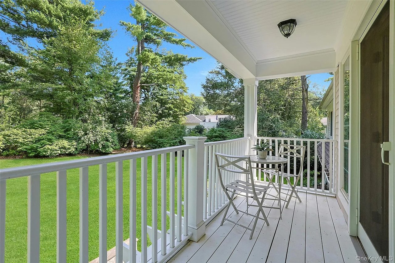 100 Fox Meadow Rd
