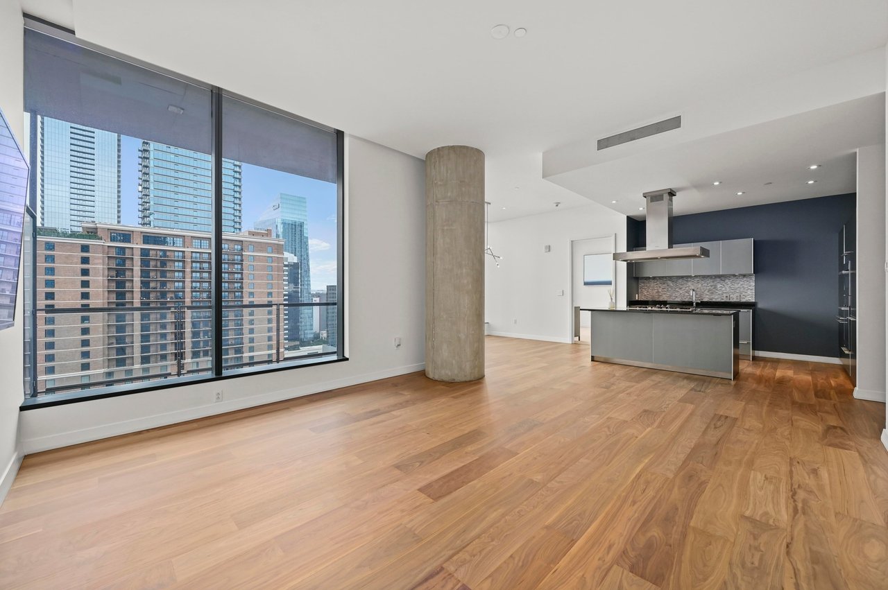 210 Lavaca St#2011