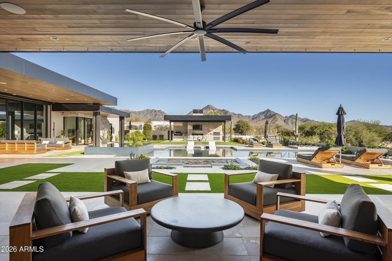 9245 E RIMROCK Drive