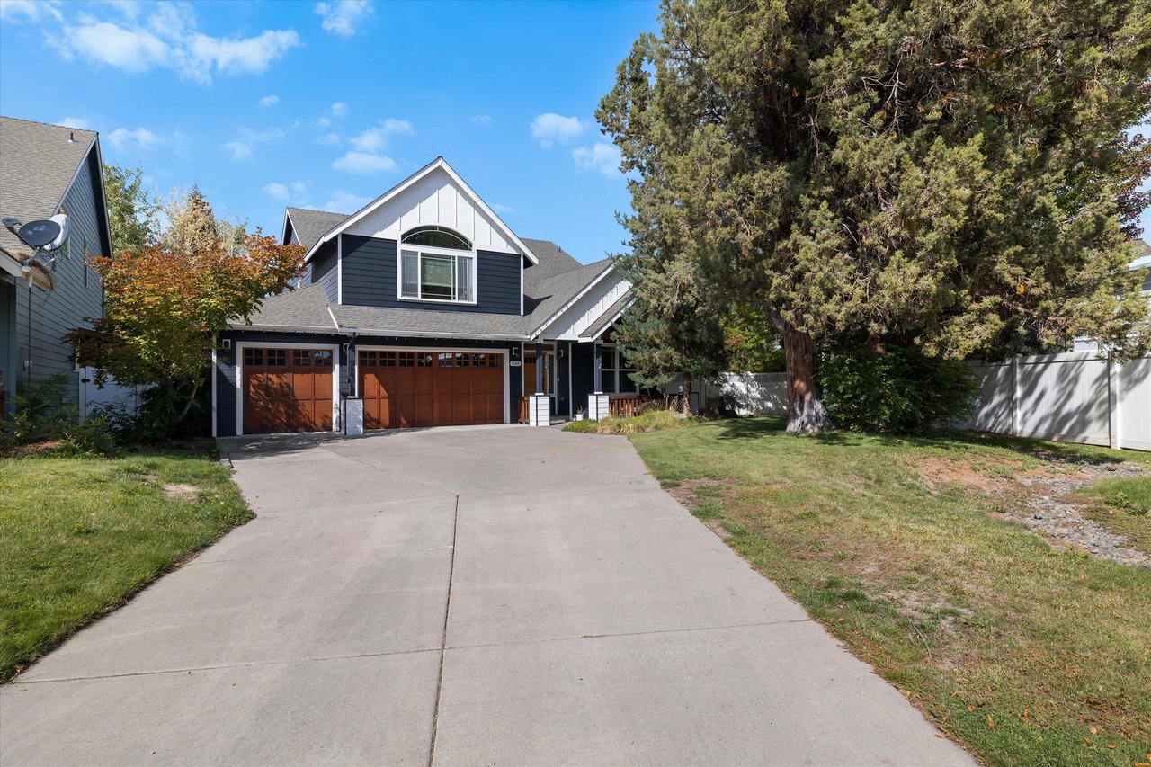 2048 NE Cradle Mountain Way