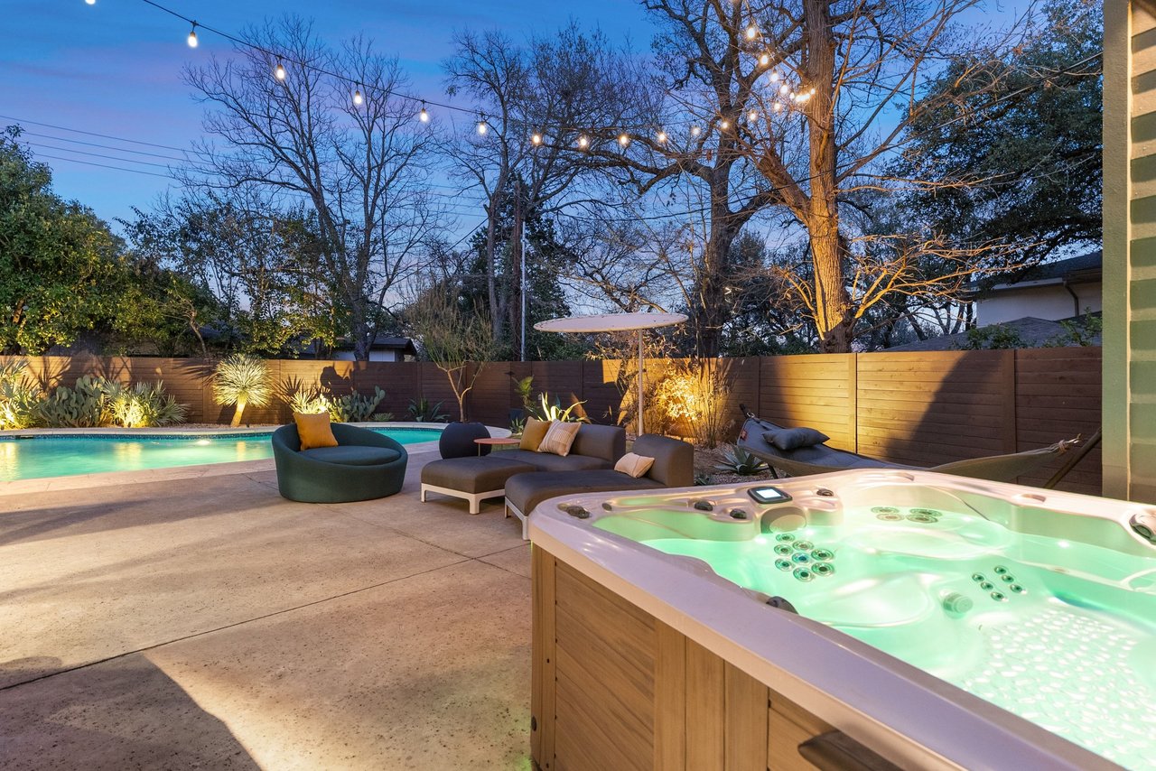 Balcones Mid-Century Modern Retreat