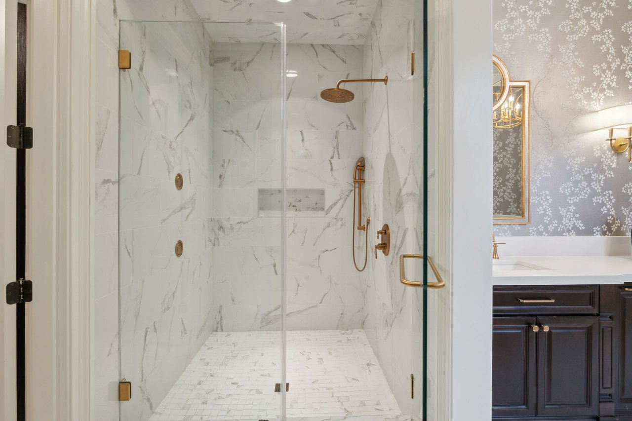 1025 Falling Leaf Cir