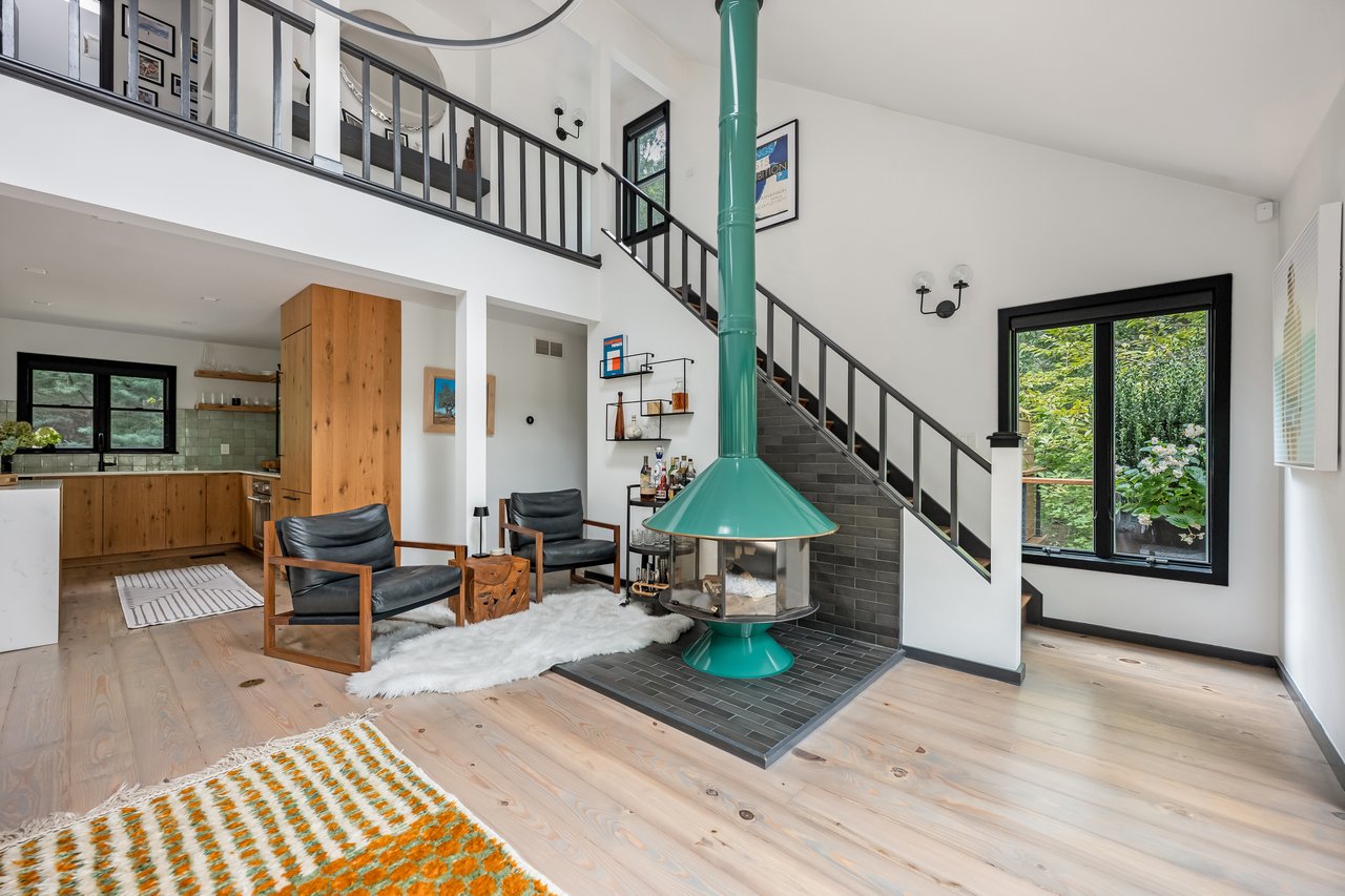 26 Harbor View Dr., East Hampton