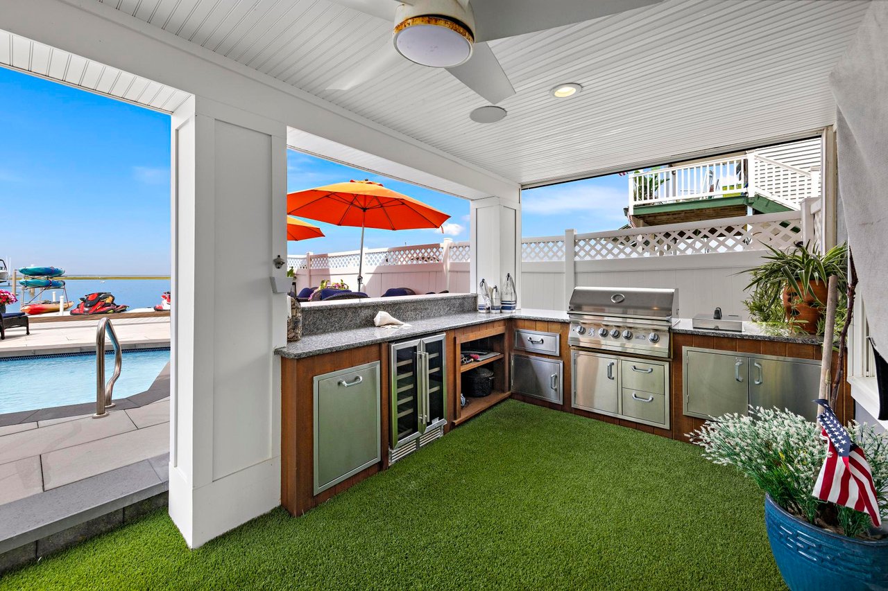 2108 Waverly Place