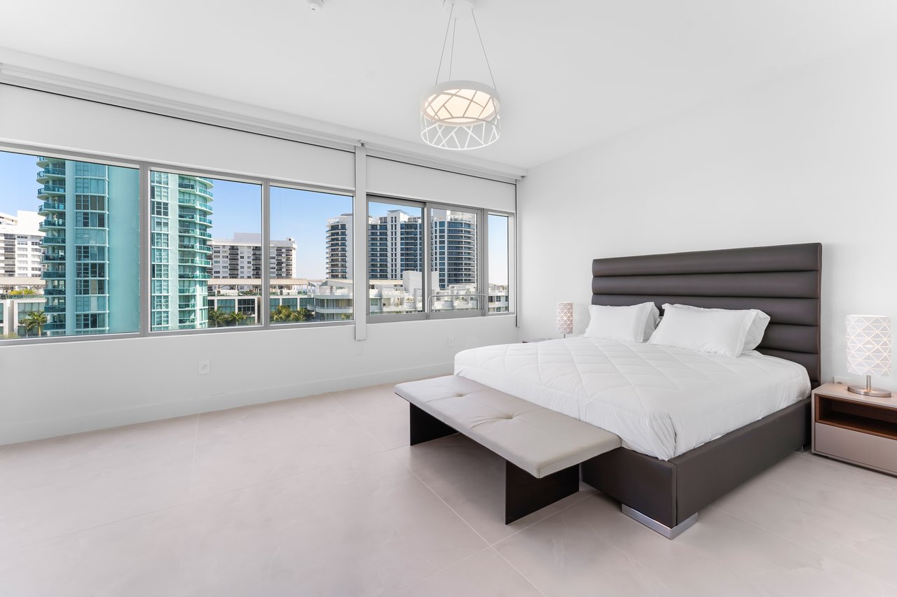 Aqua Gorlin Residence 703