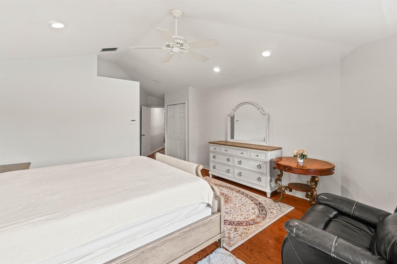 2011 NW 53rd St