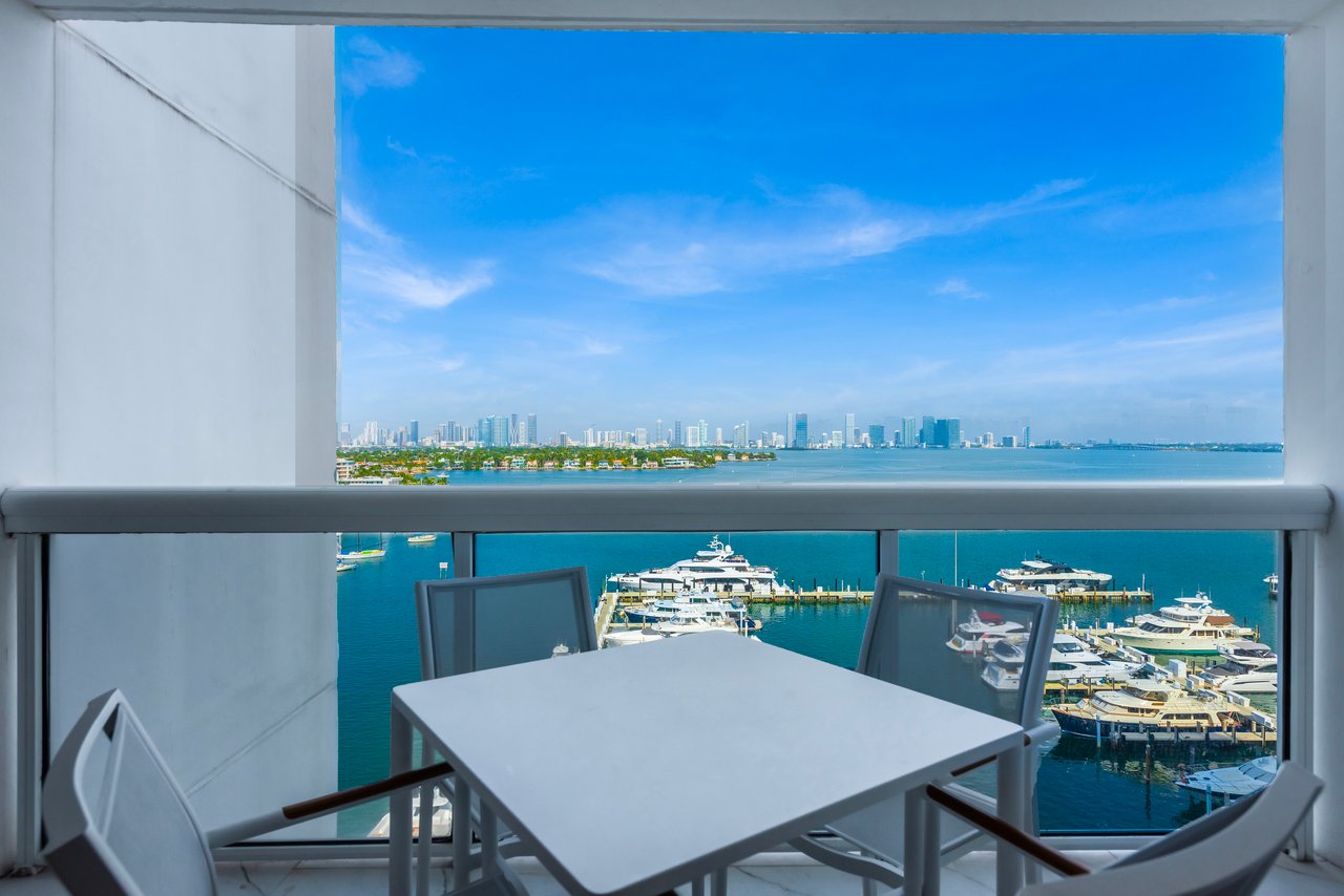 1800 Sunset Harbour 1202/04