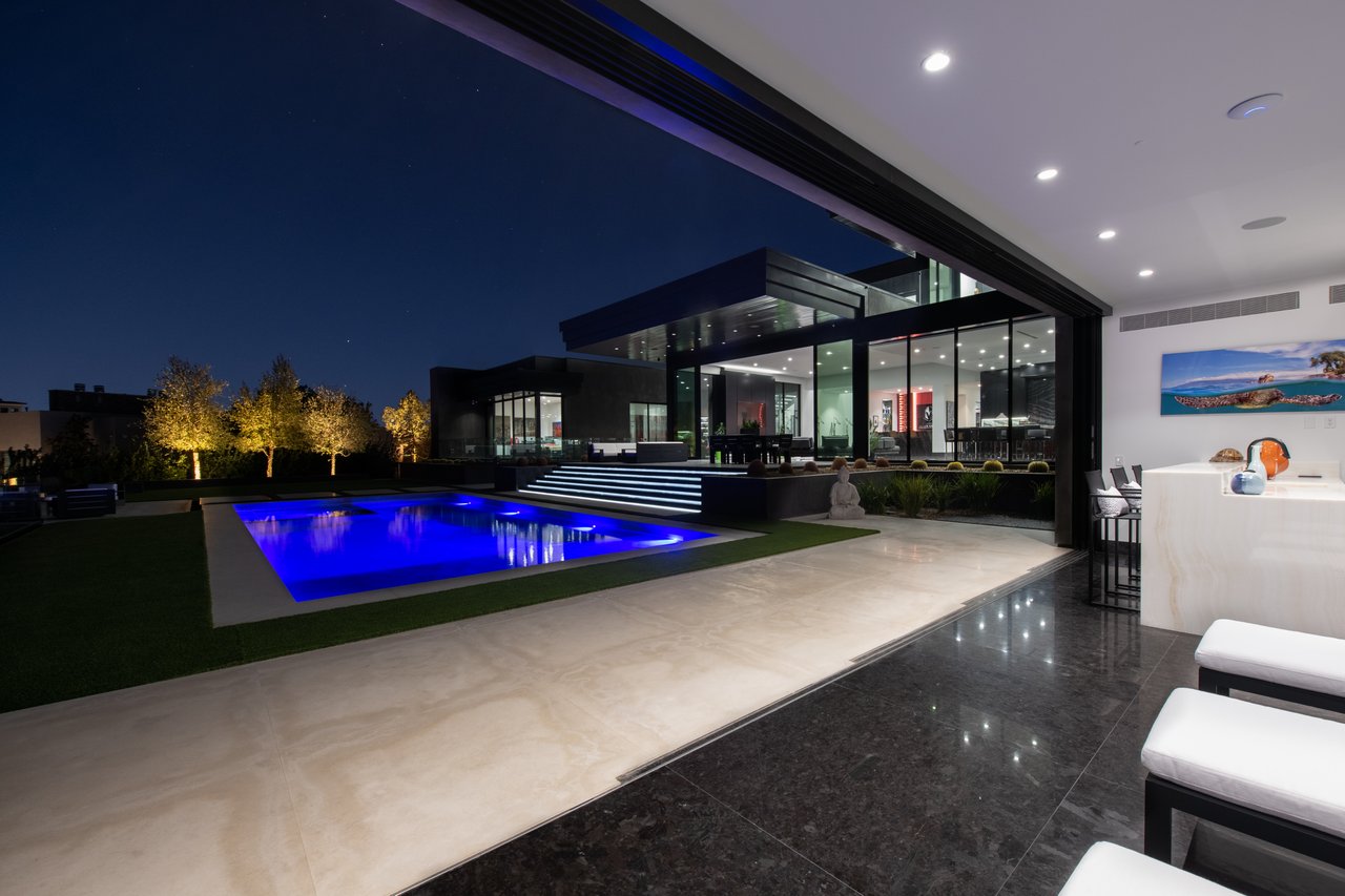 44 Hawk Ridge Drive