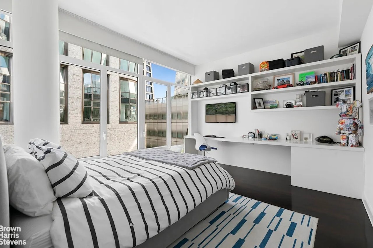 520 West 19th Street Unit: 6C