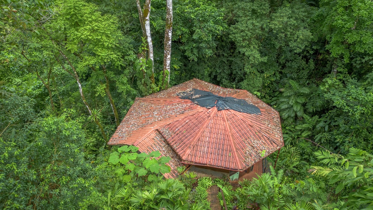 Waterfall Retreat with Casita & Build-Ready Lot in Cascada Azul, Baru