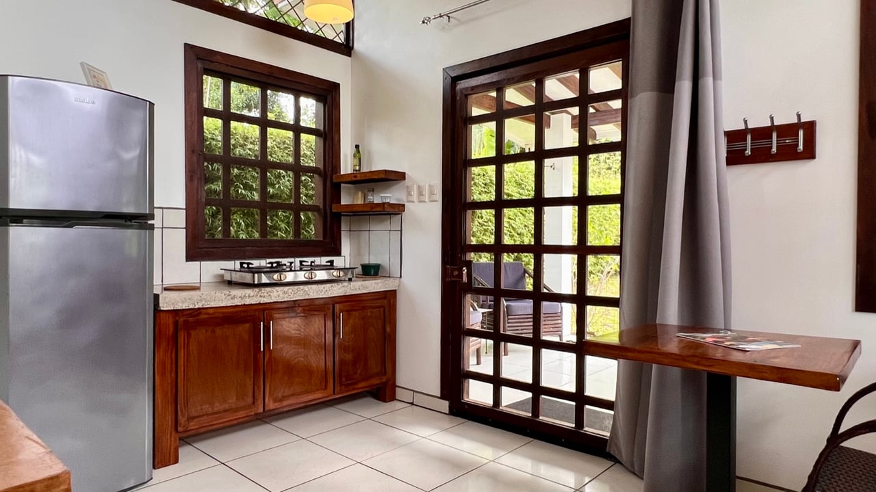Home, 2 Rental Cabinas & Expansion Potential in Ojochal