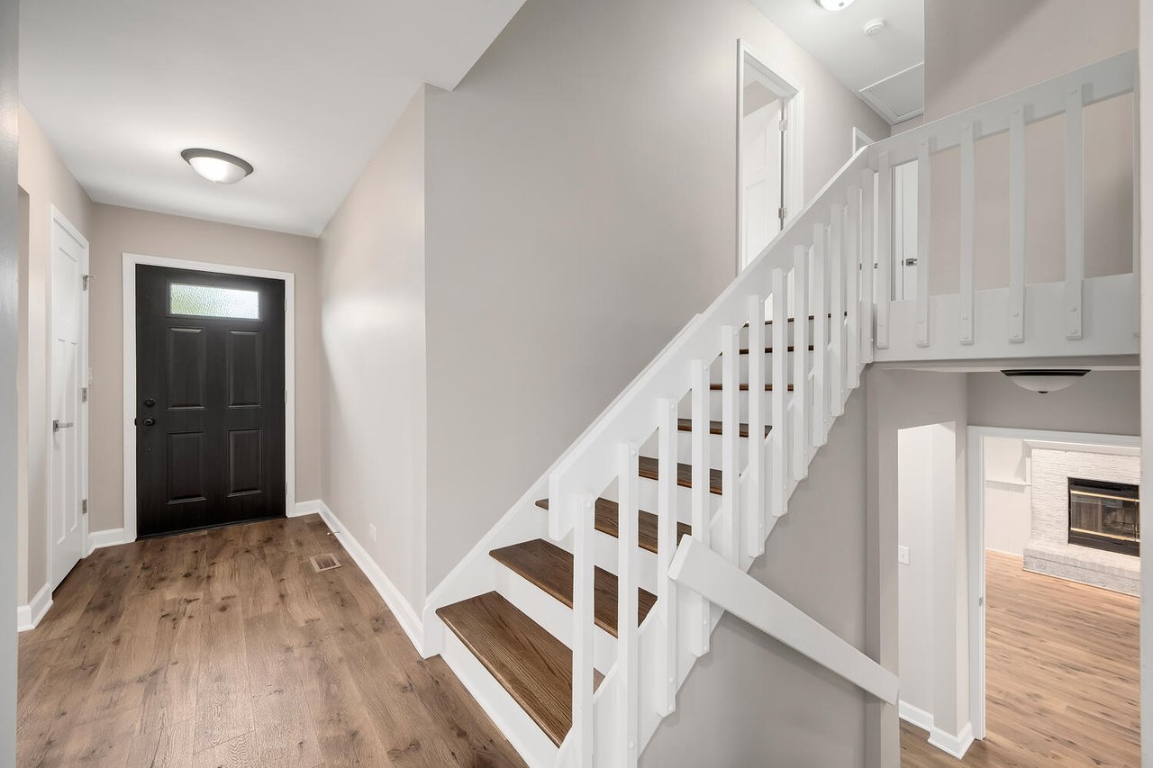 30W243 Wiant Rd, West Chicago – Fully Updated Home in Oak Meadows