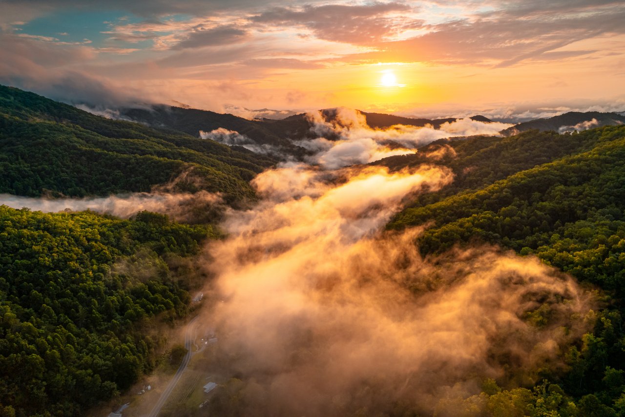 Misty clouds wandering through the mountains|Real Estate Agent|Buy a home