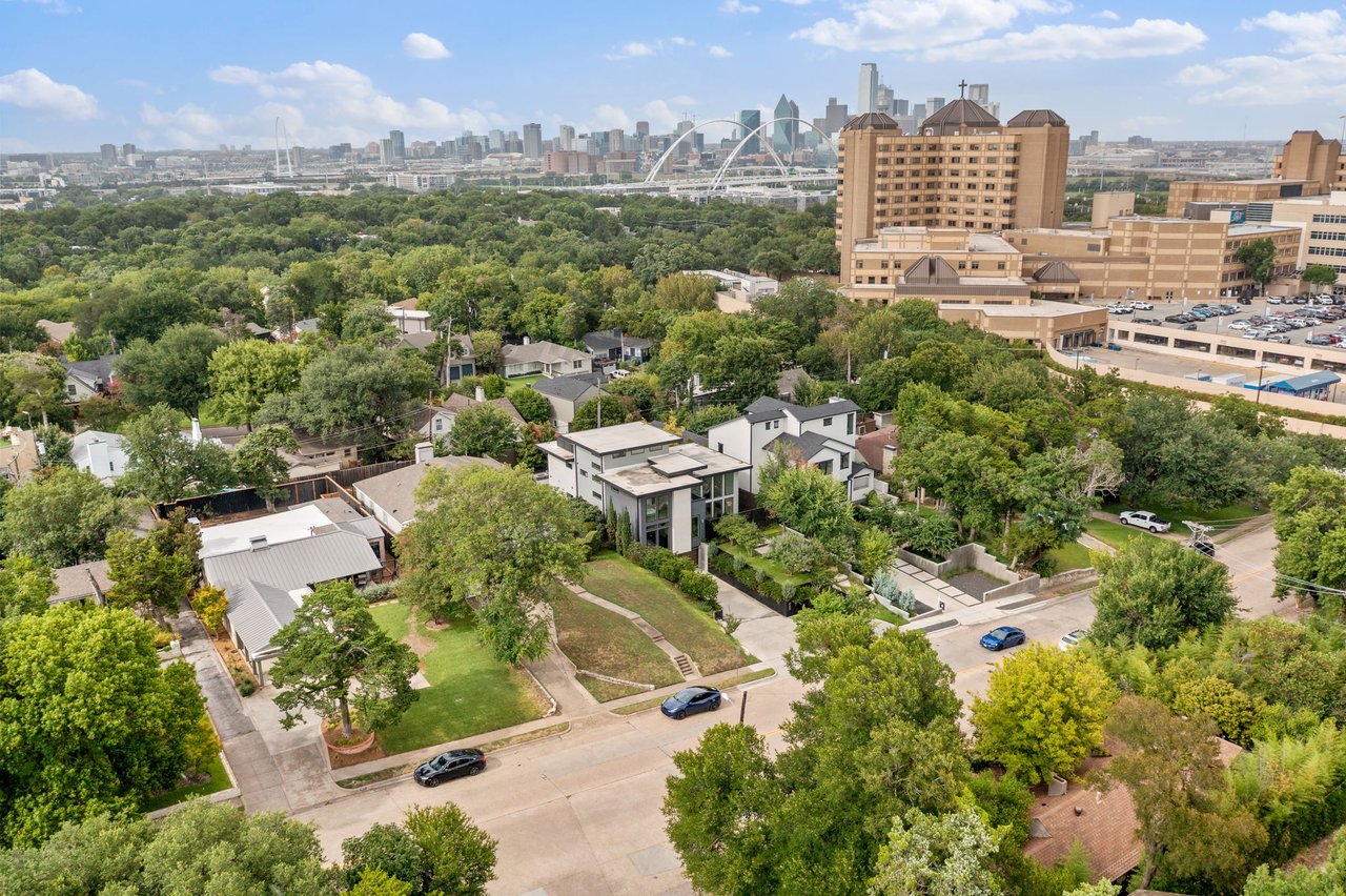 423 W Colorado Boulevard