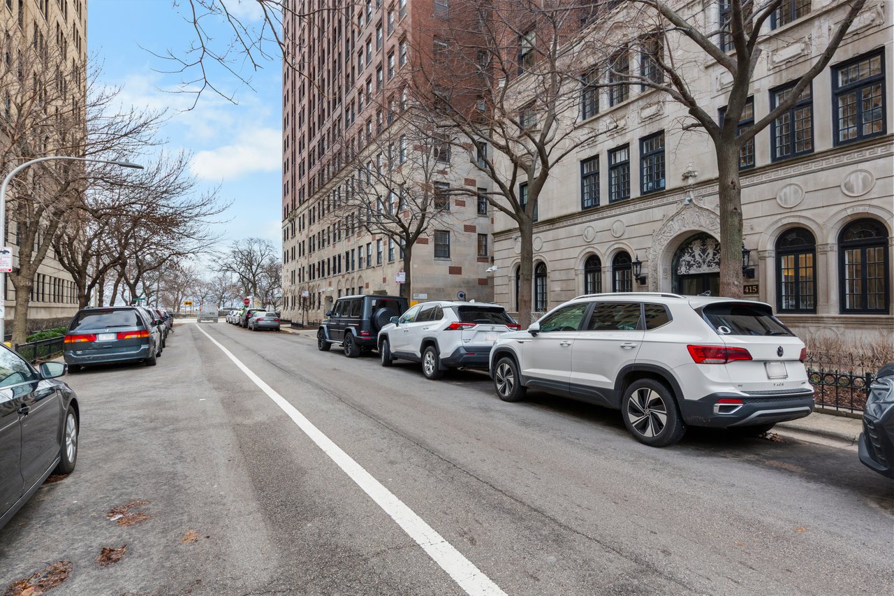 415 W Aldine Ave Unit 2A