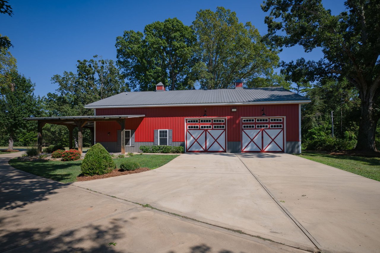162 Acre Estate with Mountain Views