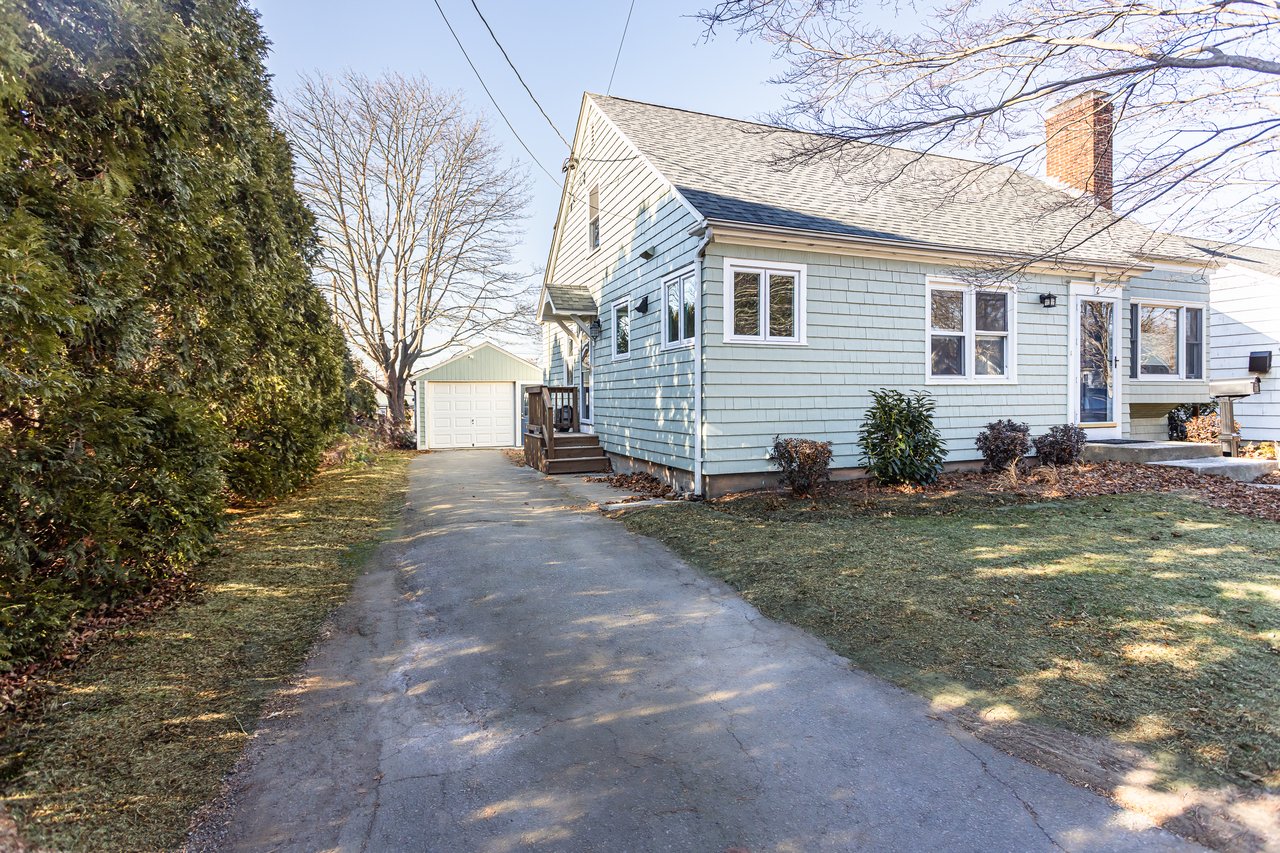 2 Linden Street, Middletown, RI 02842