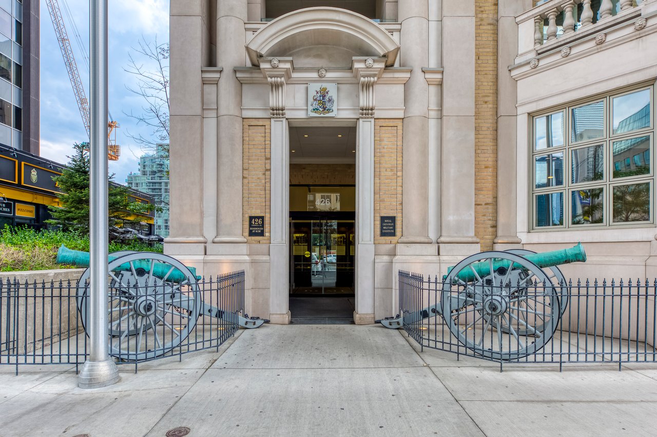 426 University Ave Unit 2310