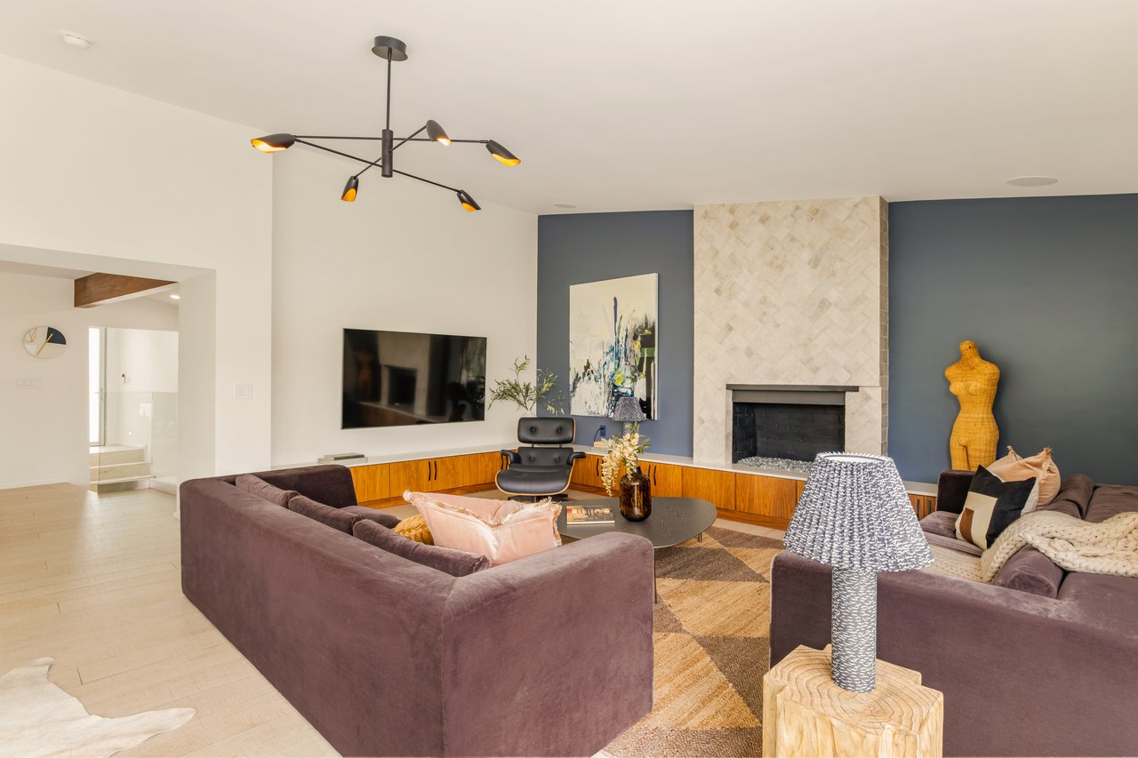 279 Mabery Rd, Santa Monica