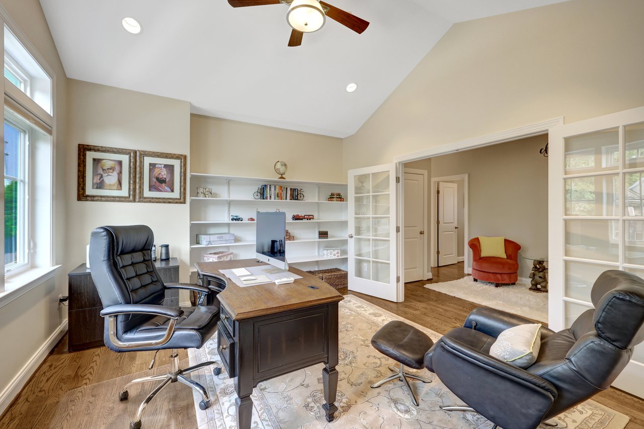 300 Jade Ct NW