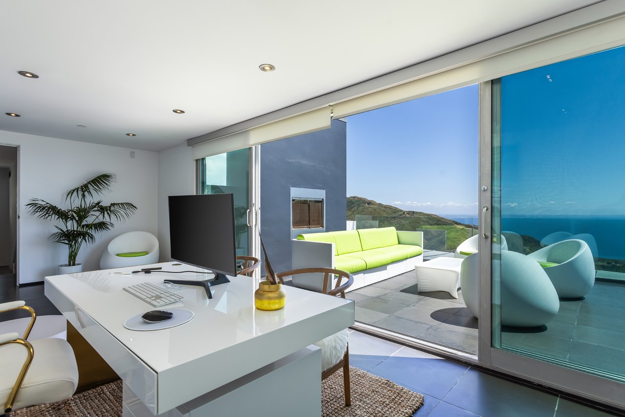 Casa Azure by Oraklus