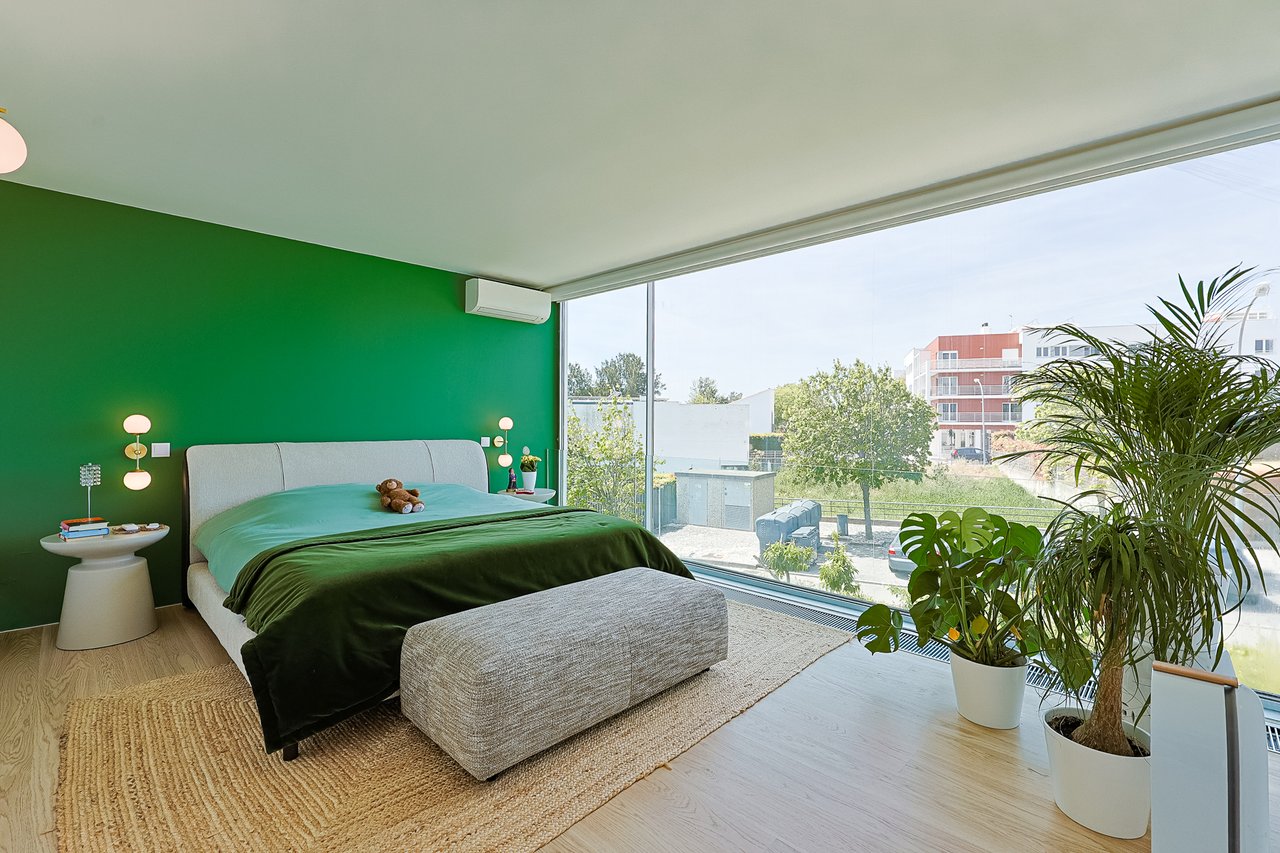 “The Green Villa” – Elegant Luxury Villa with Pool in Carnaxide, Oeiras