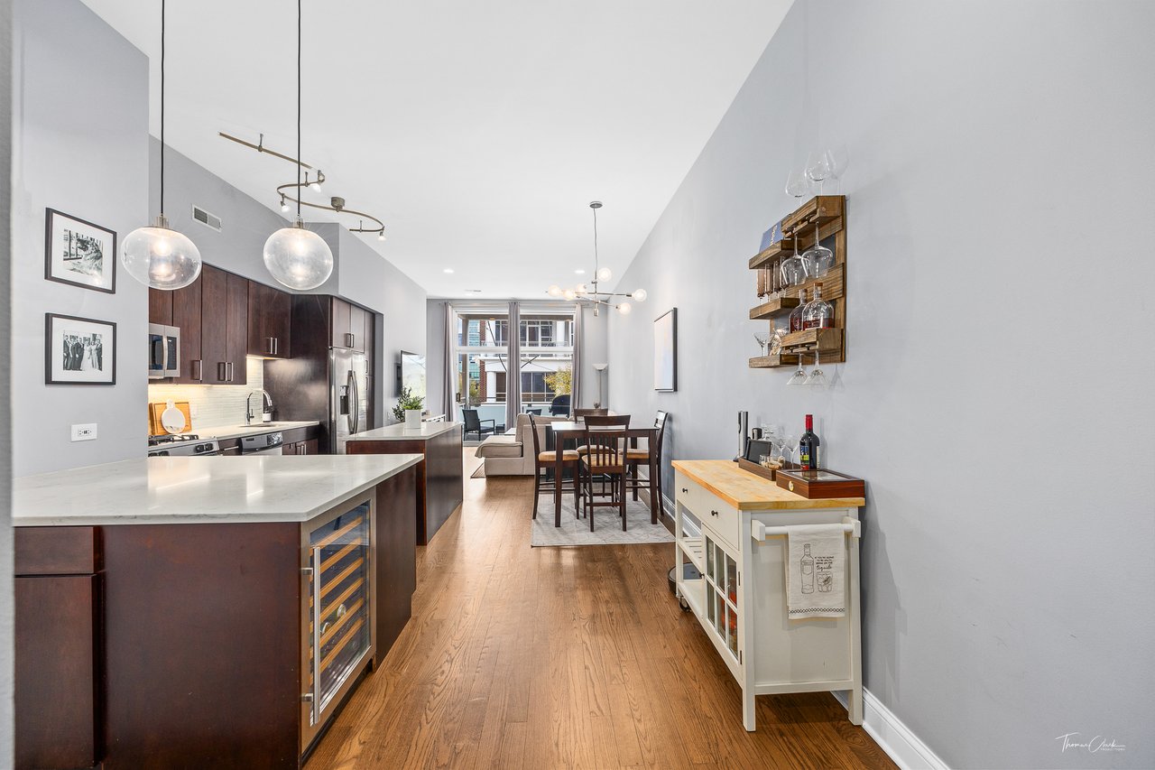 939 W Madison Street Unit: 301