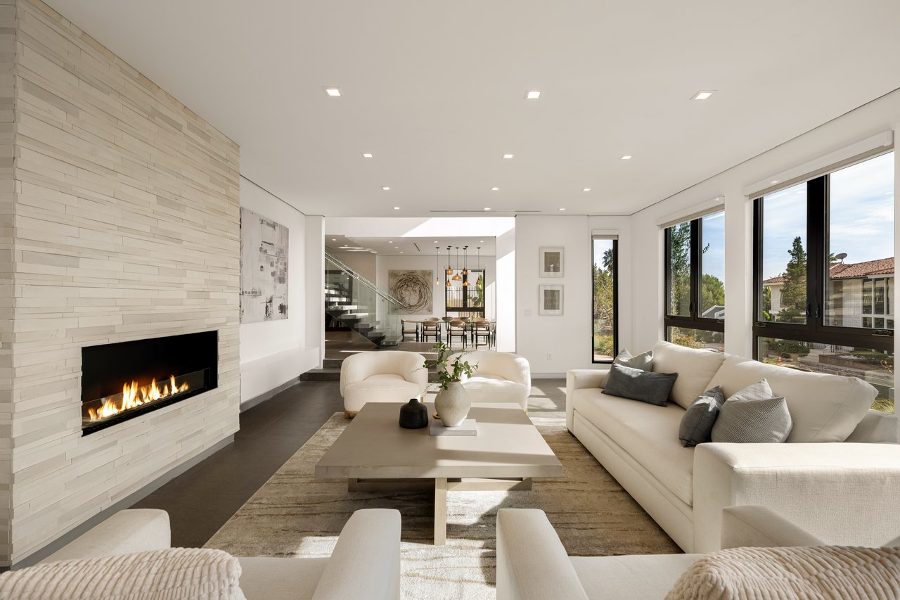 7911 Oceanus Dr, Hollywood HIlls