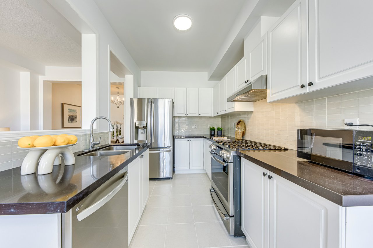 2281 Stone Glen Cres
