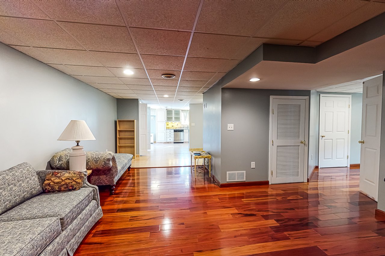 1771 Rhine Place