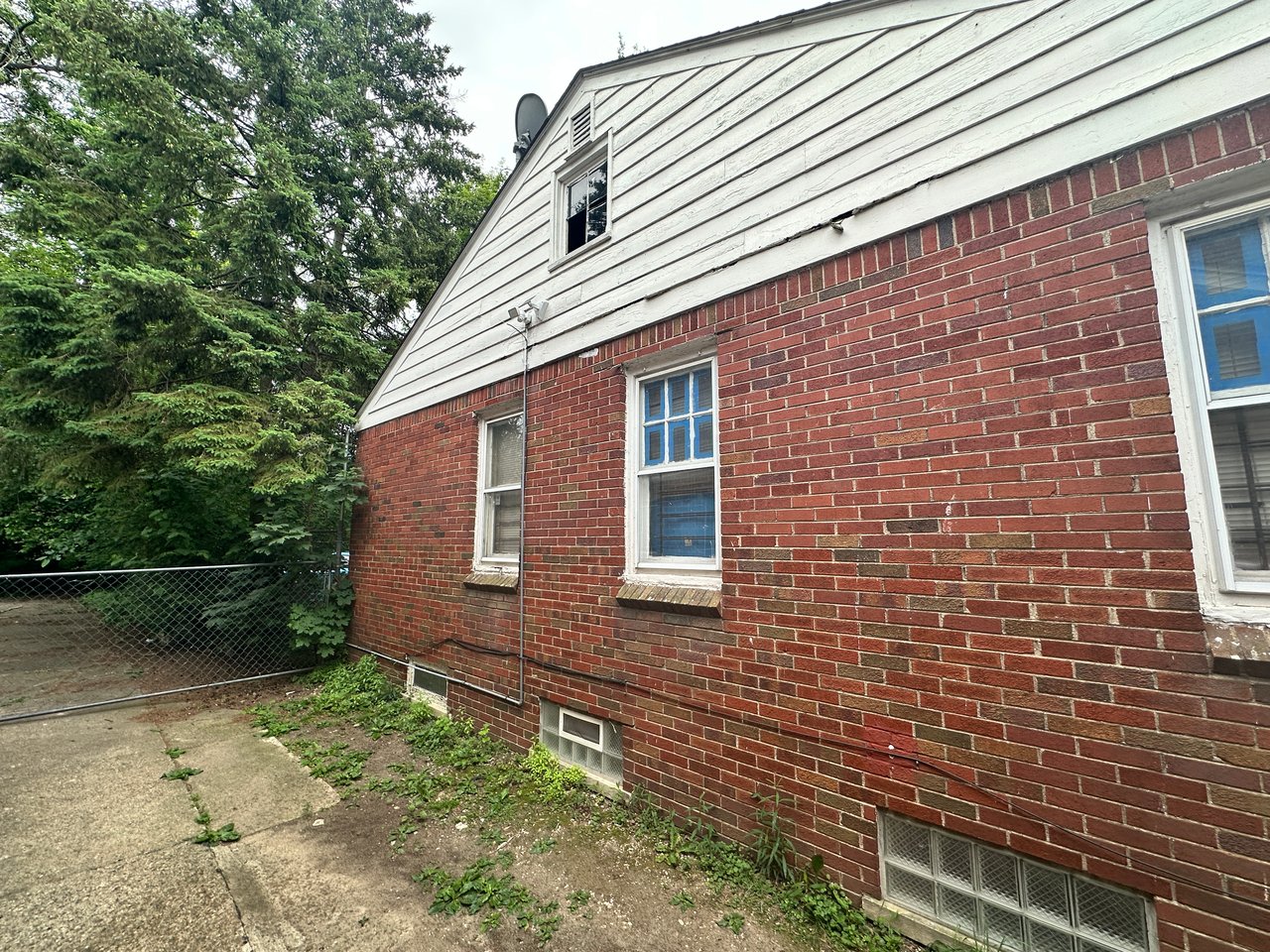 16592 Saint Marys St