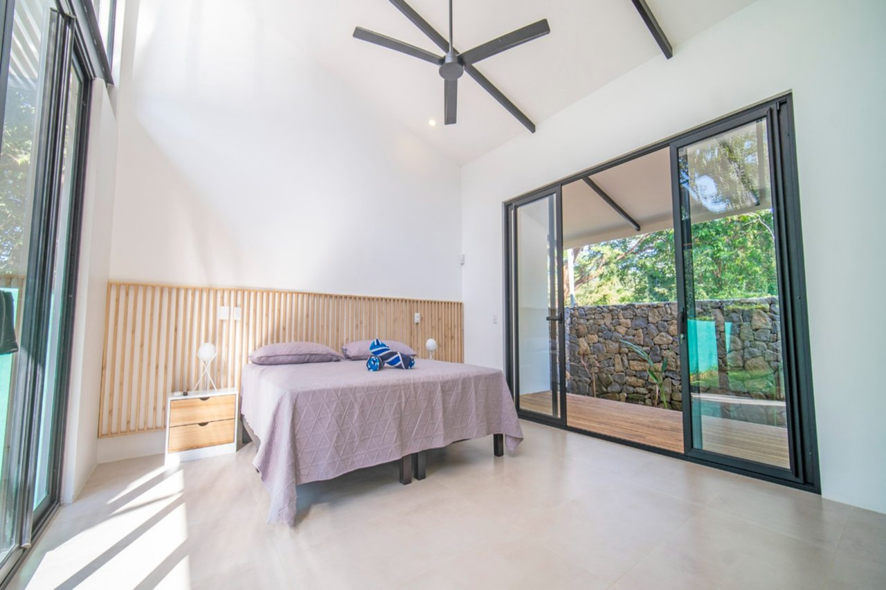 Casa Cenizaro | Elegant 4-Bed Tropical Retreat with Pool in Surfside, Potrero