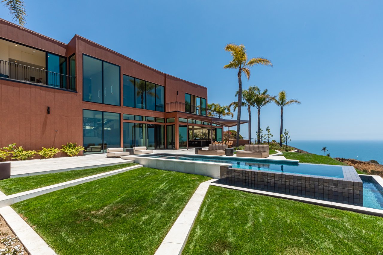 4346 Avenida De La Encinal