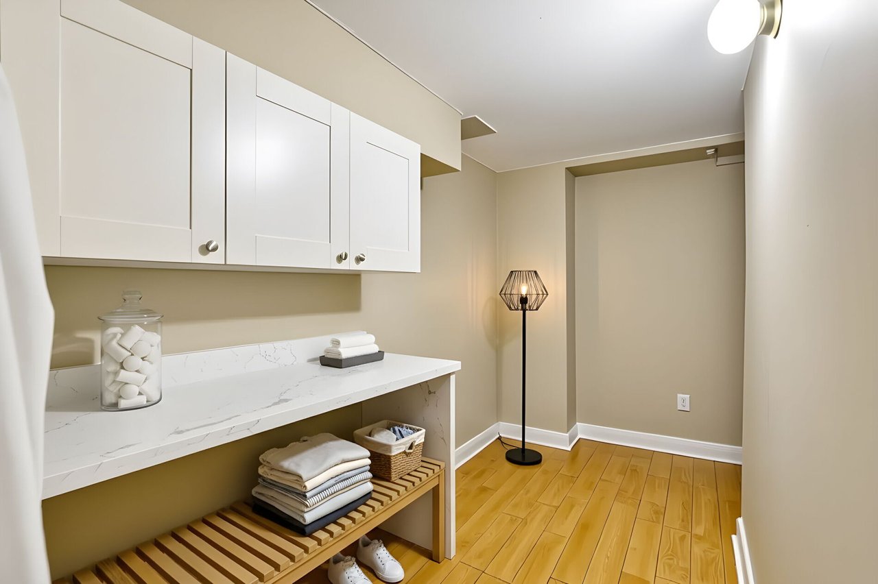 3137 Countess Crescent