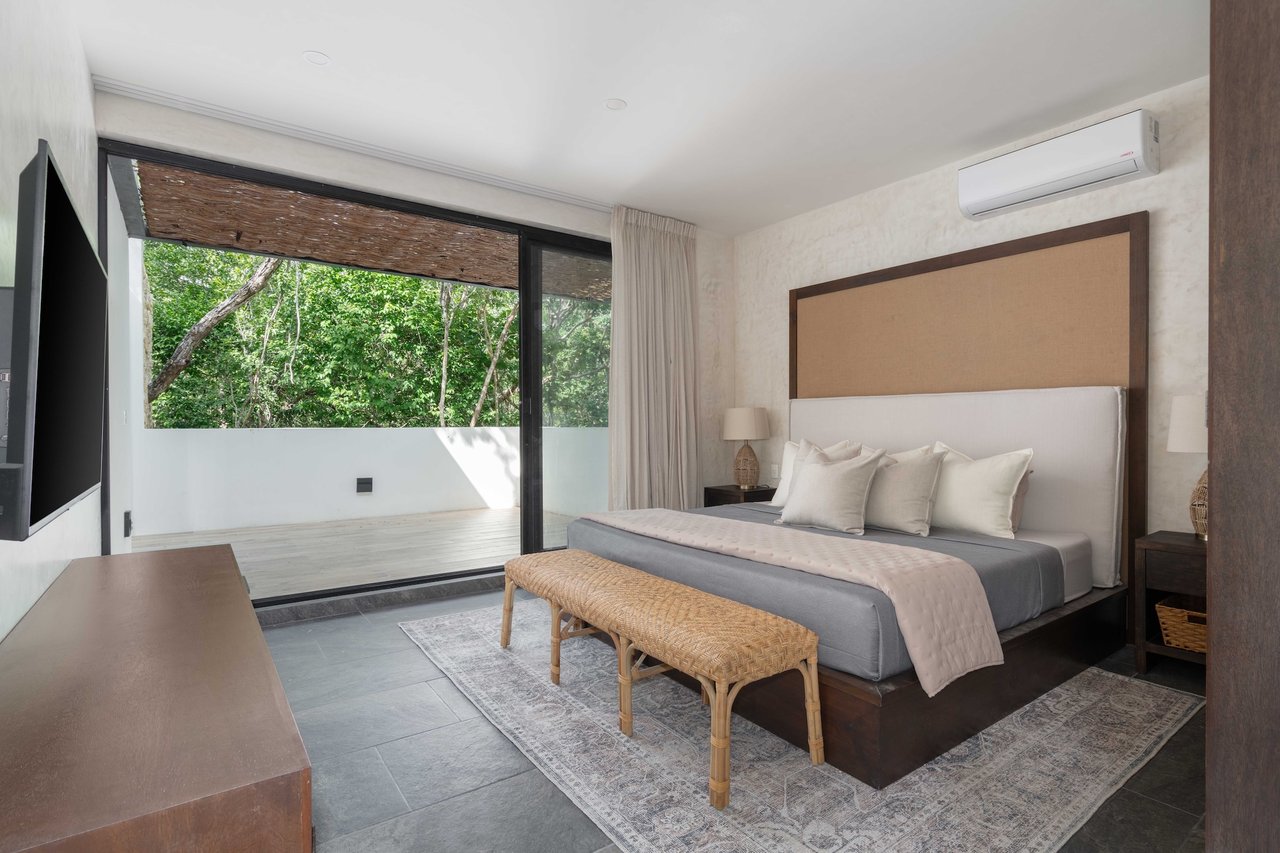 Villa 7  | Beautiful 5 Bedroom with Large Pool in 12 O’Clock Tulum