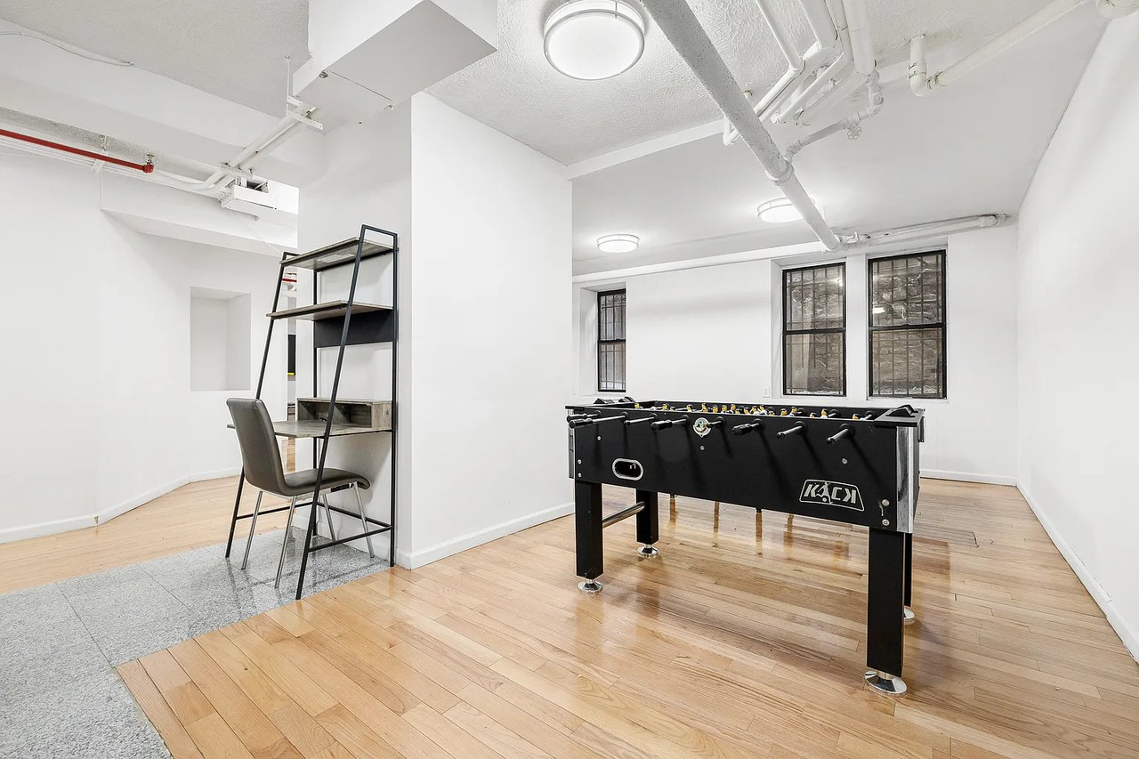 341 W 45th St Unit 1/114