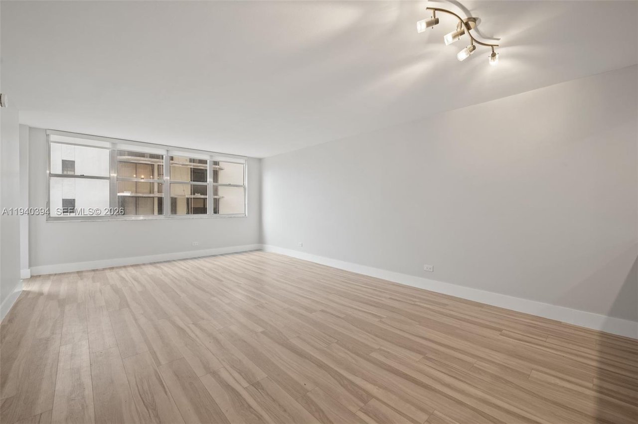 Maison Grande Condo, Unit 509