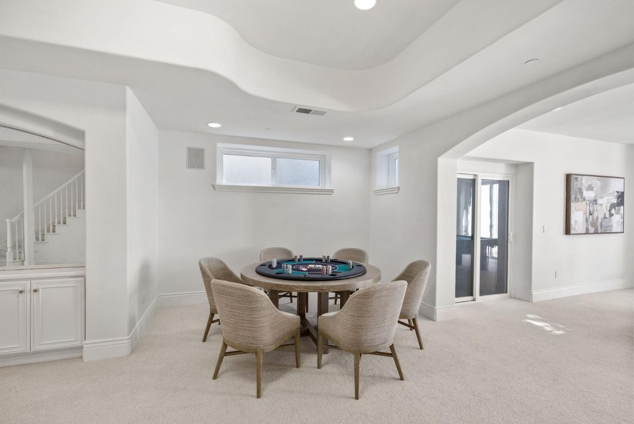 12690 Dianne Dr