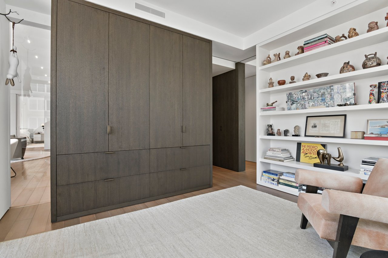 Extraordinary Mid-Century Modernism