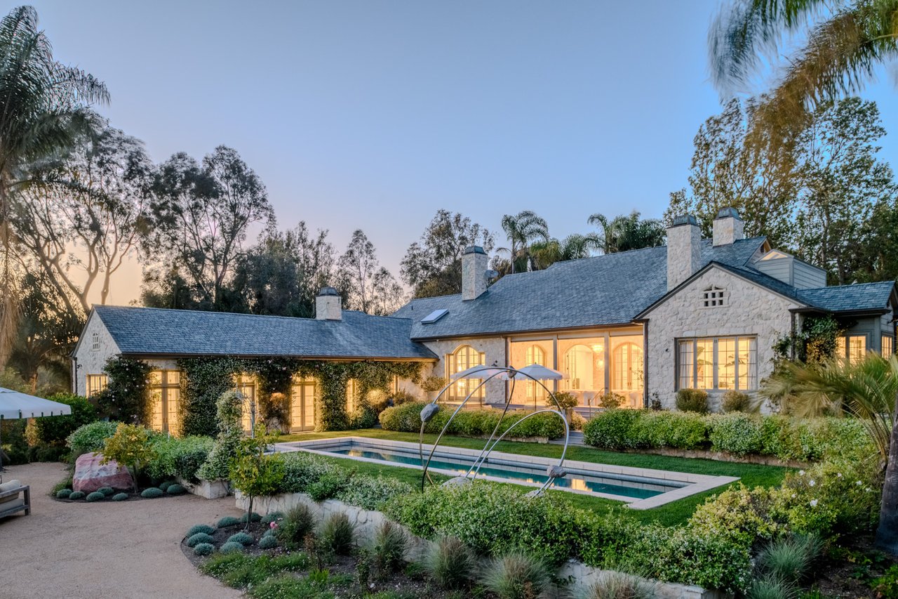 6625 Zumirez Dr
