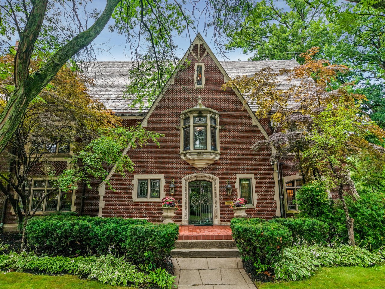 A Detroit mansion once owned by a Bumpy Cake scion is for sale
