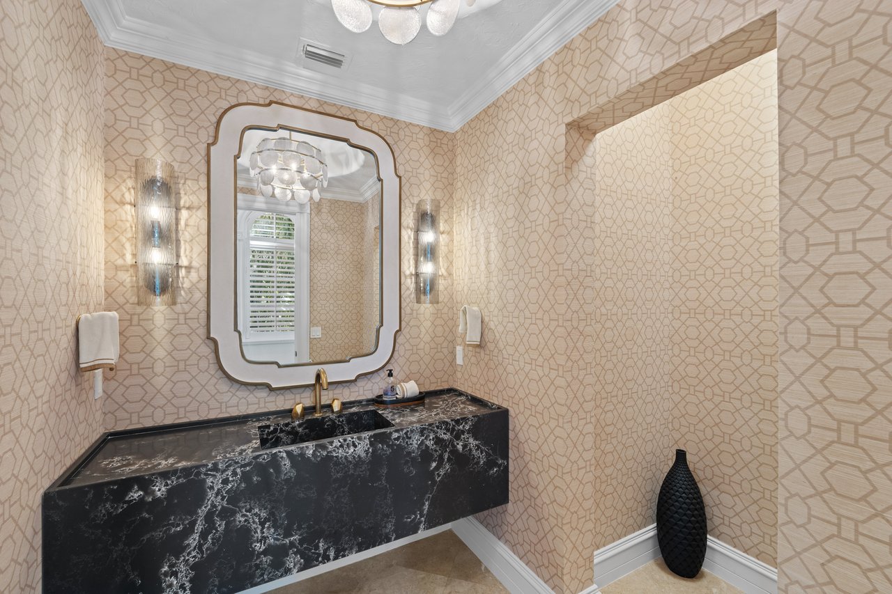 2593 SE 8th St, Pompano Beach, FL 33062