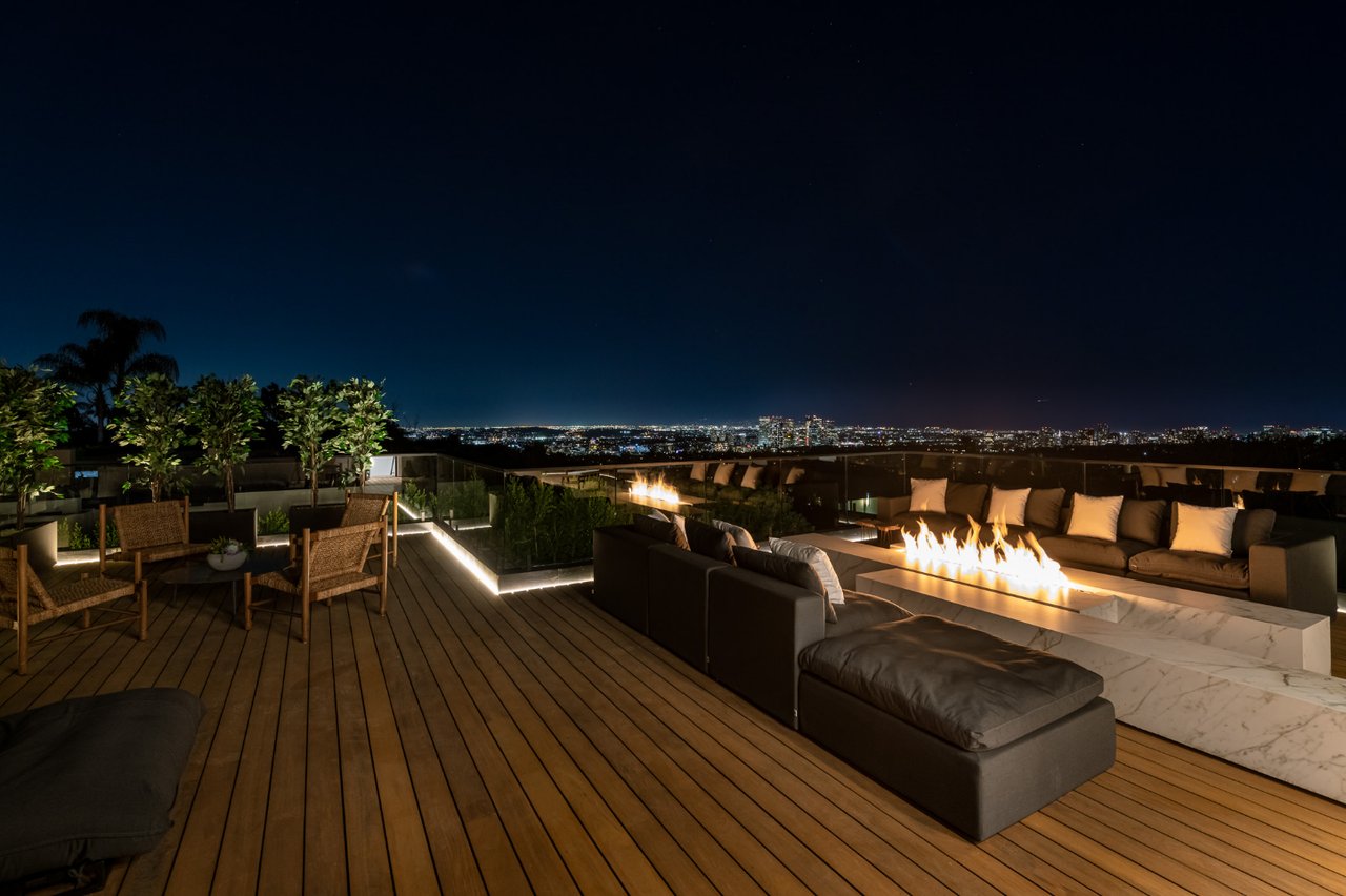 1332 Laurel Way