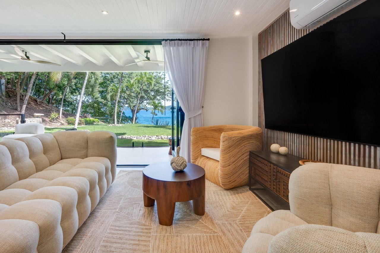 Flamingo Marina Cove 416 – Beachfront Condo