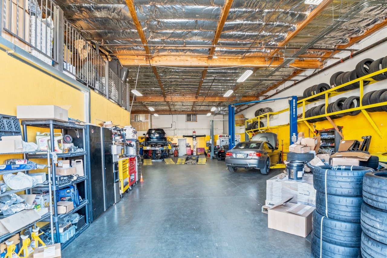 Auto Repair/Industrial Owner User Opportunity