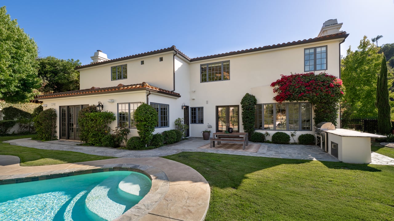 3686 Benedict Canyon Ln, Sherman Oaks 