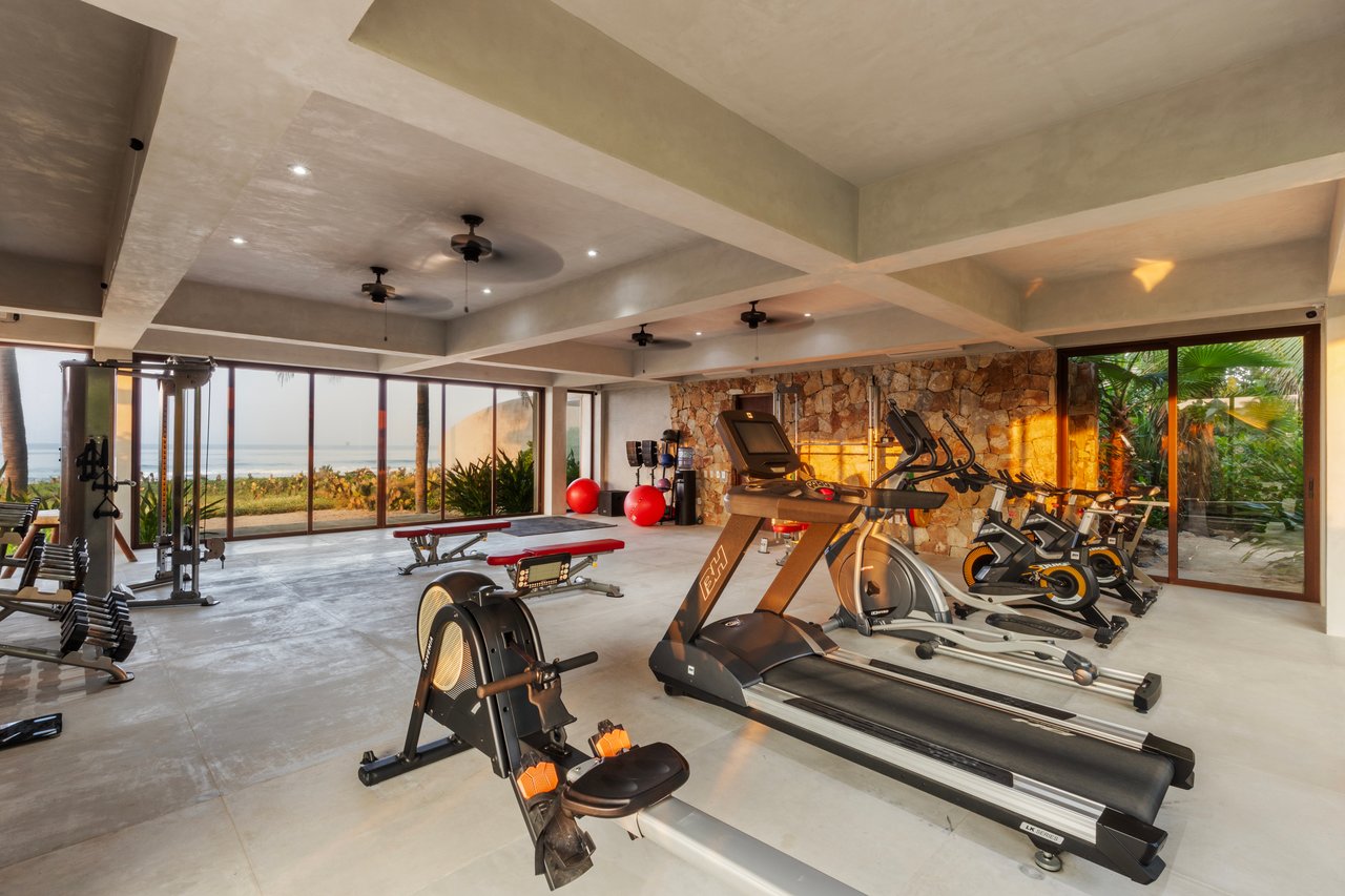 Marea Beachfront Villa B7