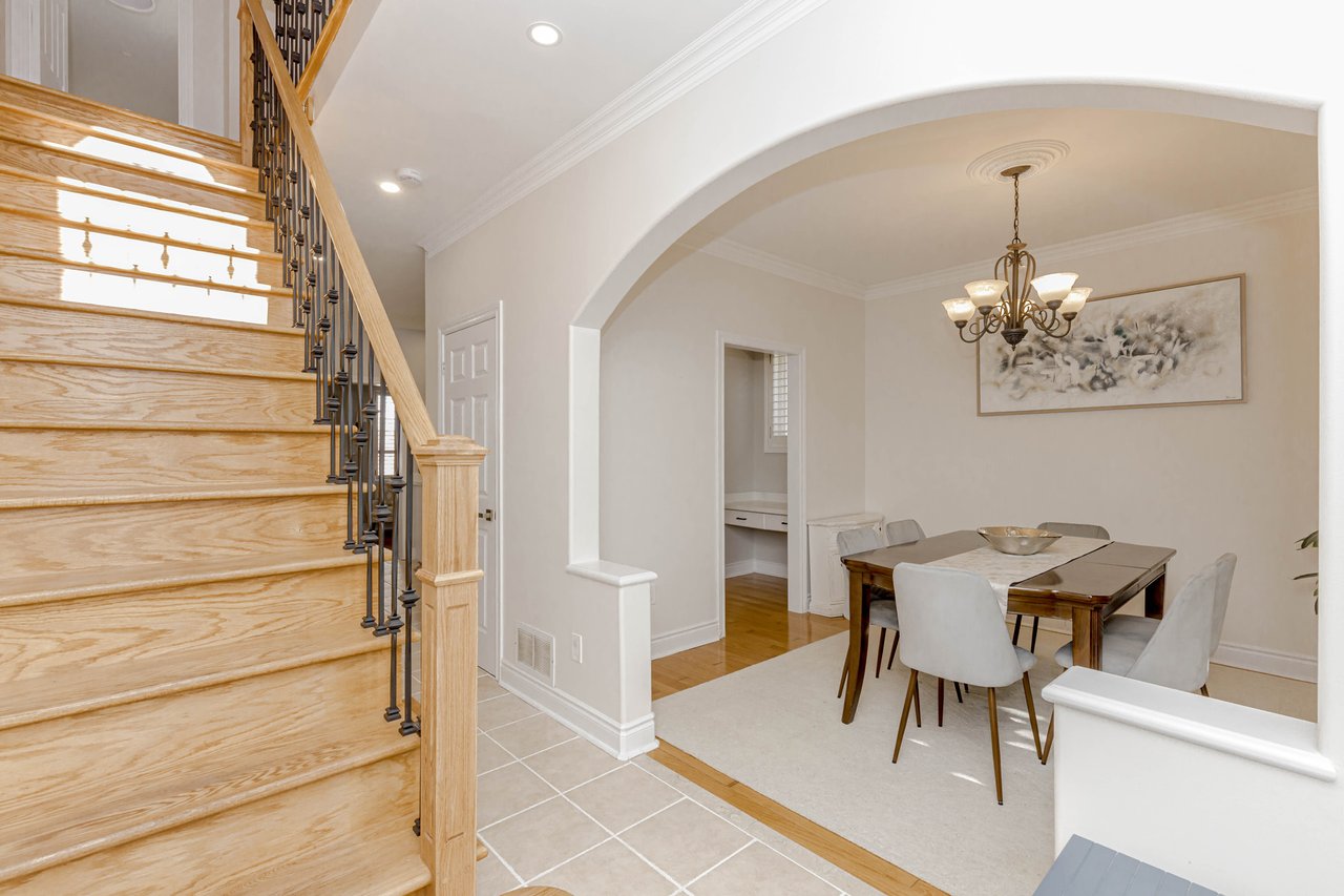 7108 Gablehurst Crescent