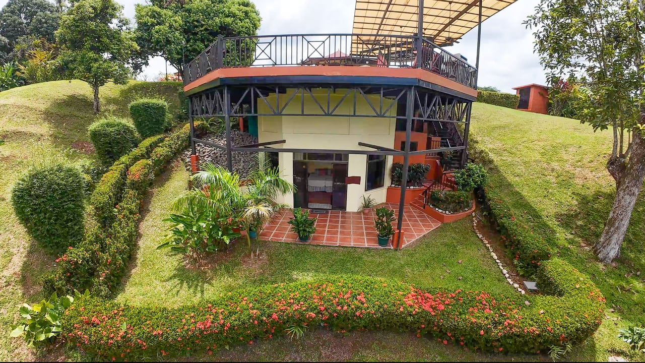Tropical Estate in Gated Community near Quepos