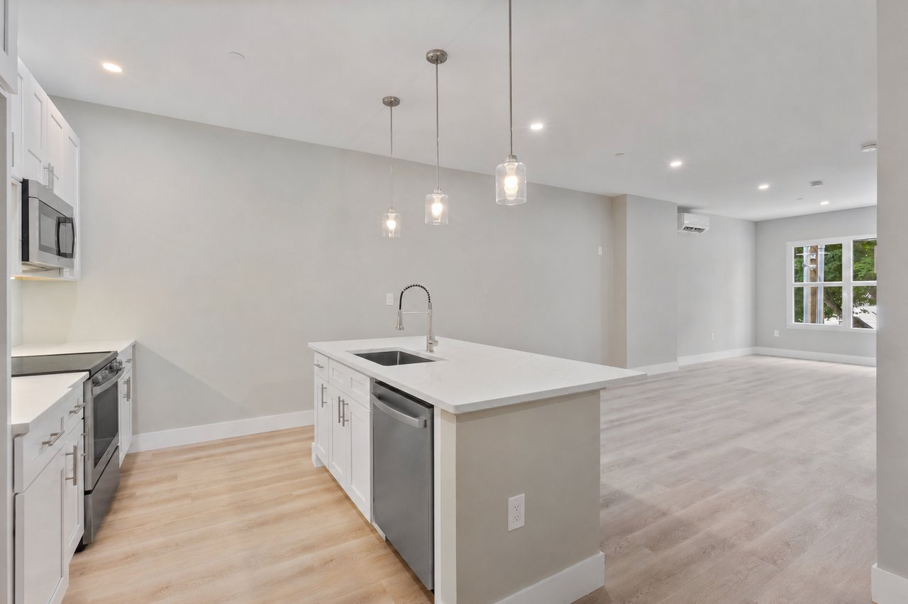 298 Main Street, 2E